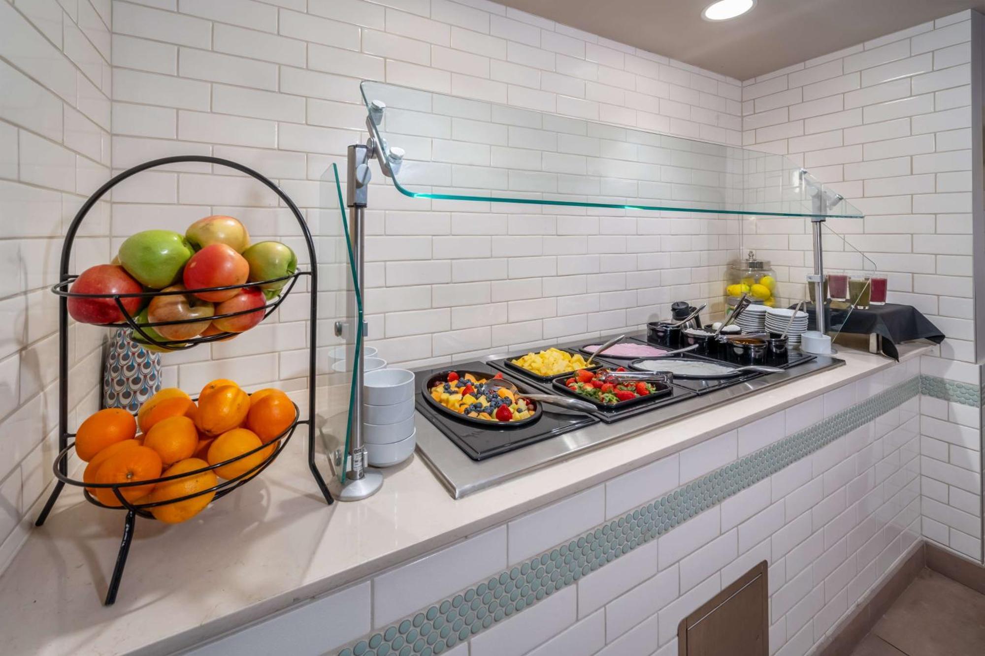 Hilton Garden Inn Phoenix Downtown Экстерьер фото